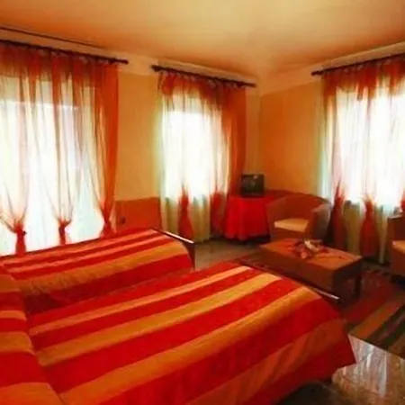 & Grossa Hotel